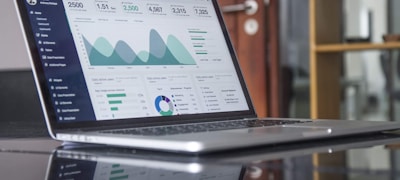 电竞比赛大数据罗盘展示战队经济与地图控制